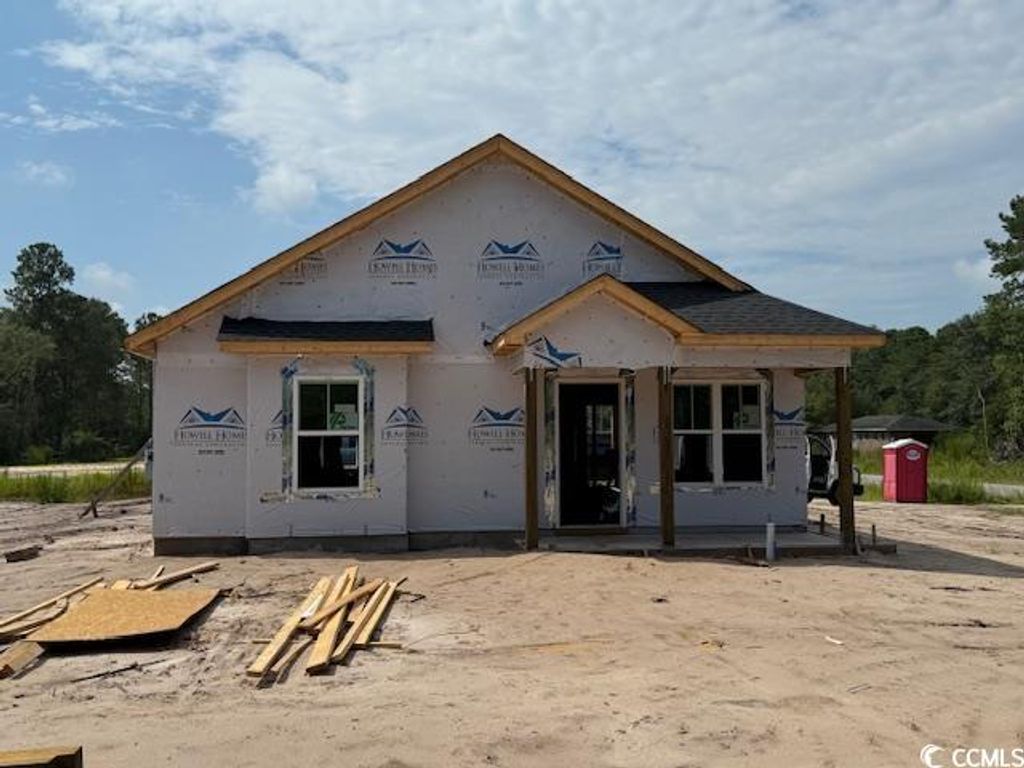1725 Southern Crest Dr., Loris, SC 29569