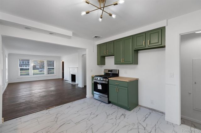 11921 E Outer Drive, Detroit, MI 48224