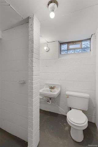 11921 E Outer Drive, Detroit, MI 48224