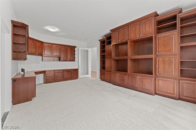 9429 Queen Charlotte Drive, Las Vegas, NV 89145