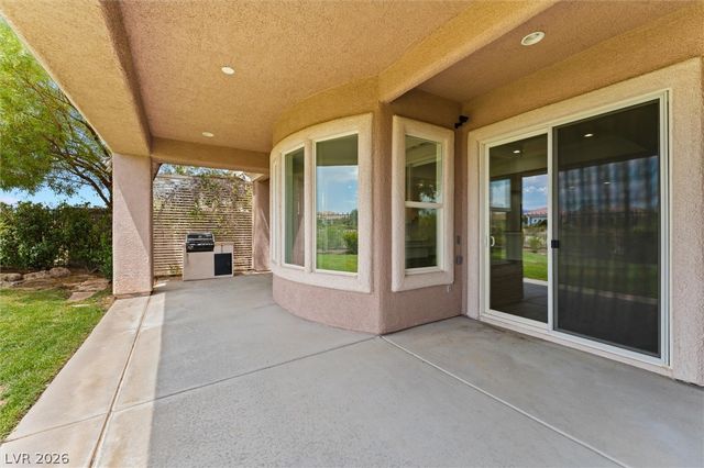 9429 Queen Charlotte Drive, Las Vegas, NV 89145