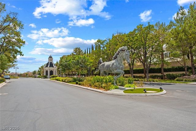 9429 Queen Charlotte Drive, Las Vegas, NV 89145