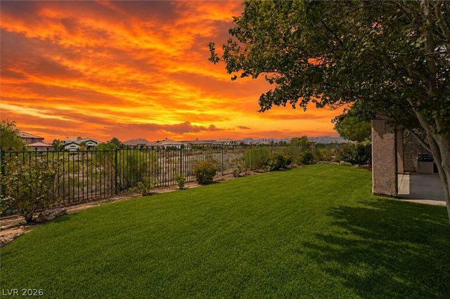 9429 Queen Charlotte Drive, Las Vegas, NV 89145