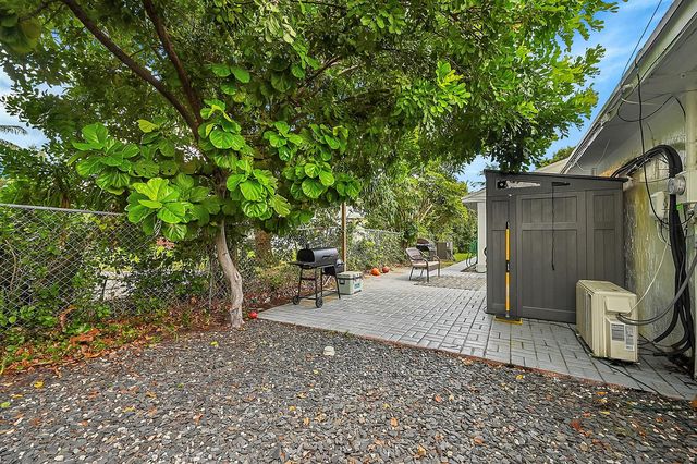 1331 S Palmway, Lake Worth Beach, FL 33460