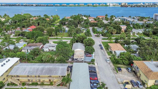 1331 S Palmway, Lake Worth Beach, FL 33460