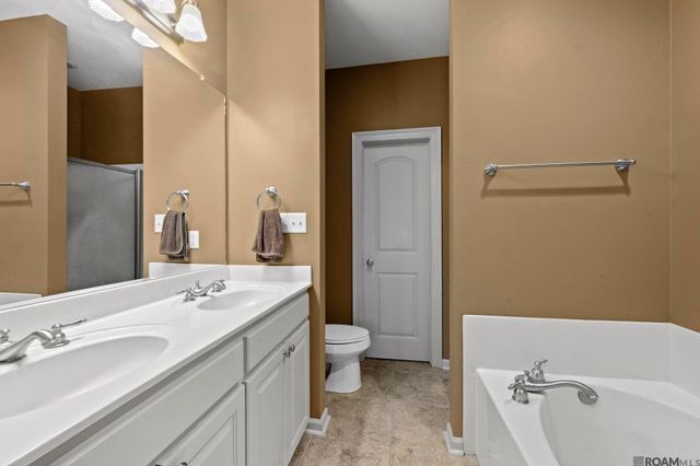 20210 De Chene Dr, Walker, LA 70785