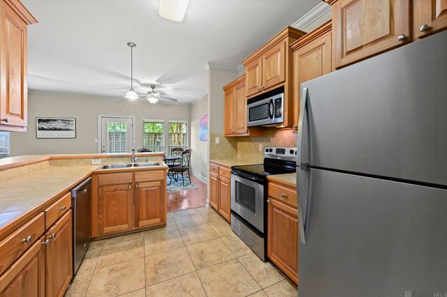 20210 De Chene Dr, Walker, LA 70785