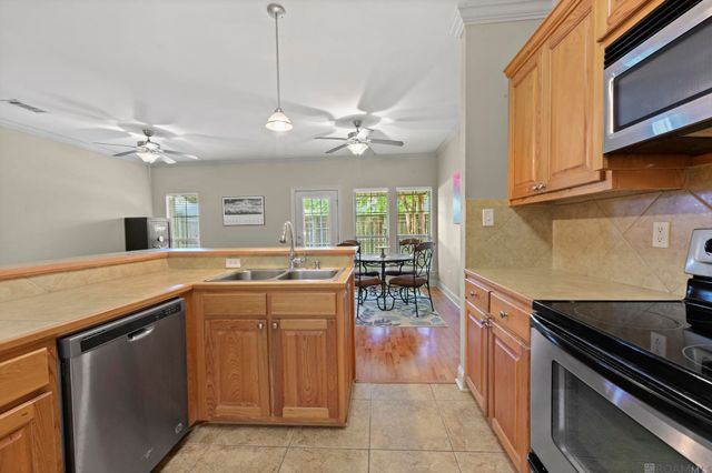 20210 De Chene Dr, Walker, LA 70785