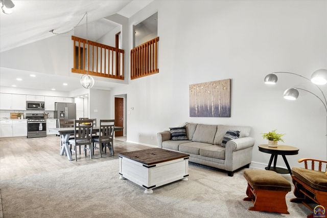 3101 SW Wanamaker Dr Apt 113, Topeka, KS 66614