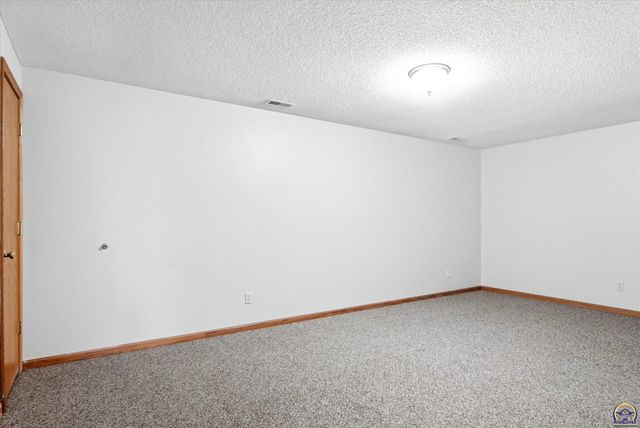 3101 SW Wanamaker Dr Apt 113, Topeka, KS 66614