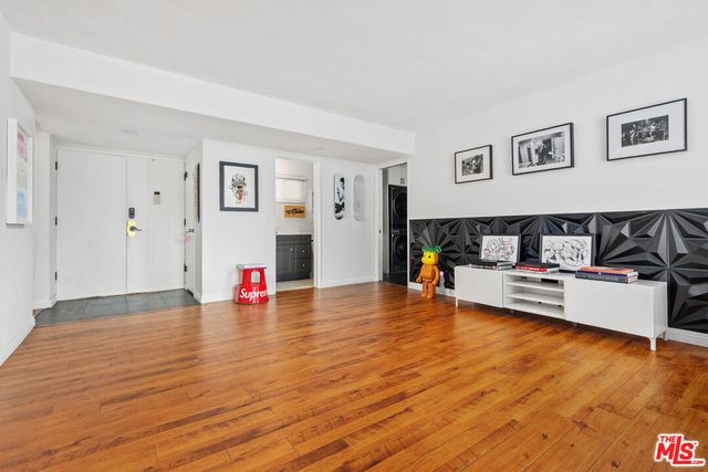 5950 Buckingham 305, Culver City, CA 90230