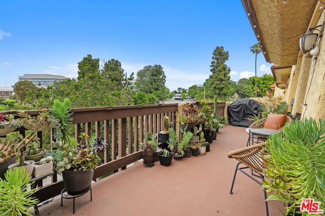 5950 Buckingham 305, Culver City, CA 90230