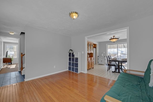 66 Ferry St, Grafton, MA 01560