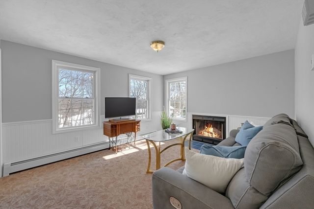 66 Ferry St, Grafton, MA 01560