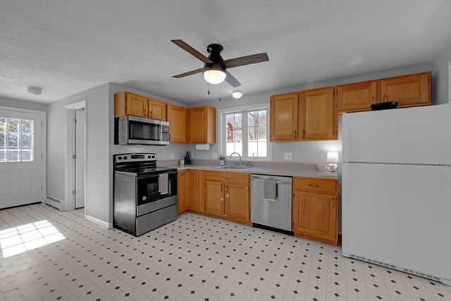 66 Ferry St, Grafton, MA 01560