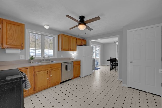 66 Ferry St, Grafton, MA 01560