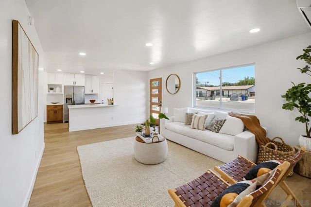 834 Elkelton Blvd, Spring Valley, CA 91977