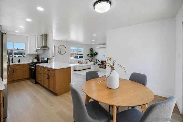 834 Elkelton Blvd, Spring Valley, CA 91977