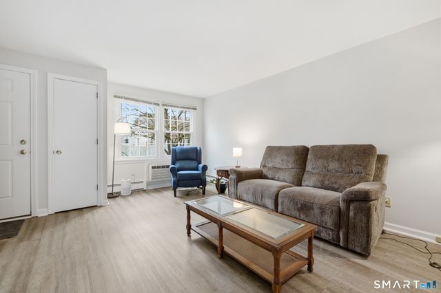 36 Grove Street E, Manchester, CT 06042