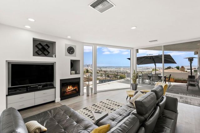 1777 Puterbaugh Street, San Diego, CA 92103