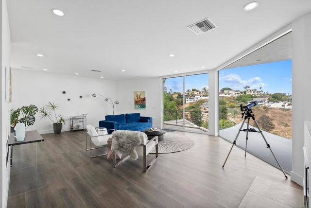 1777 Puterbaugh Street, San Diego, CA 92103