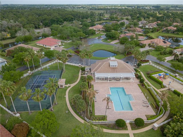 510 Caroline Drive, Vero Beach, FL 32968