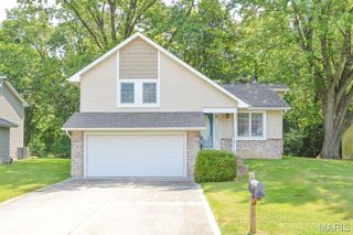 1306 Jacquelyn Court, Maryville, IL 62062