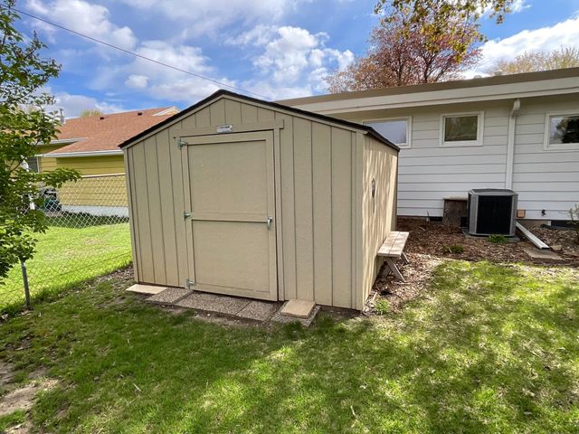1405 5th Street NW, Austin, MN 55912