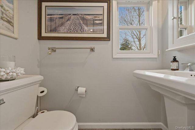 1 Victoria Drive, Amityville, NY 11701