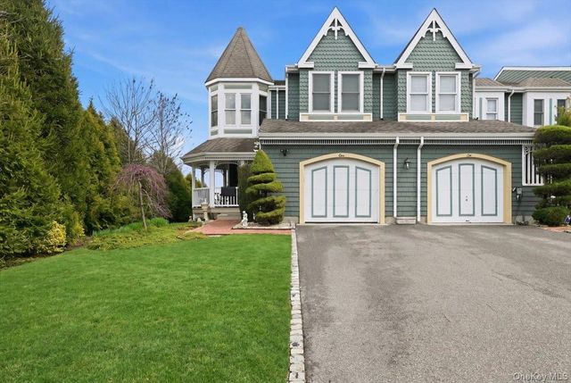 1 Victoria Drive, Amityville, NY 11701