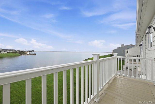 1 Victoria Drive, Amityville, NY 11701