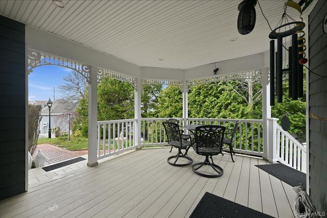 1 Victoria Drive, Amityville, NY 11701