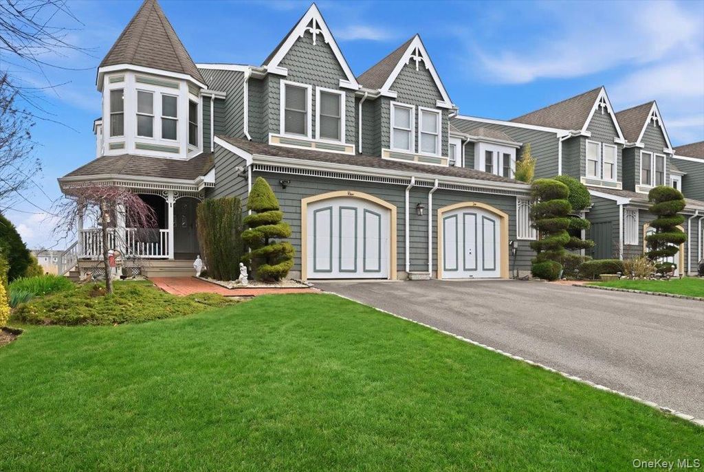 1 Victoria Drive, Amityville, NY 11701