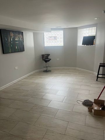 6342 S Vernon Avenue, Chicago, IL 60637