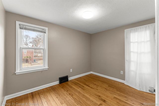 1101 E 4th Street, Royal Oak, MI 48067