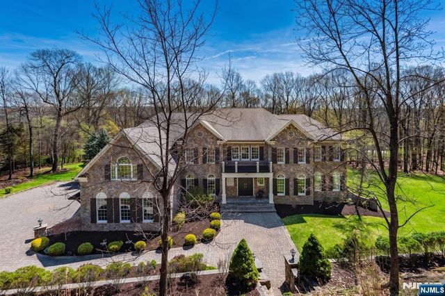 3 Quarterhorse Crossing, Sparta, NJ 07871