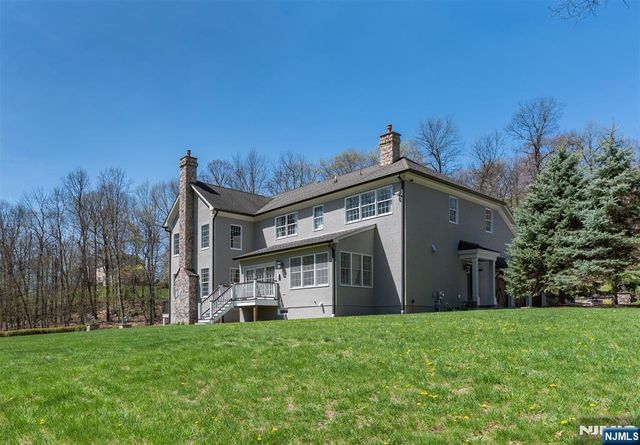 3 Quarterhorse Crossing, Sparta, NJ 07871