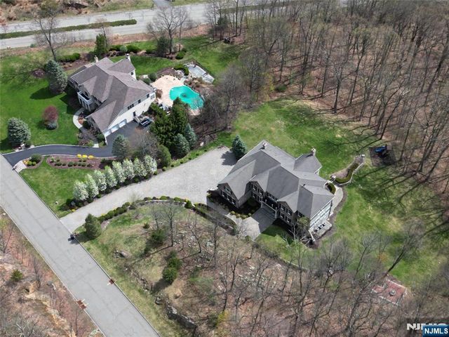 3 Quarterhorse Crossing, Sparta, NJ 07871