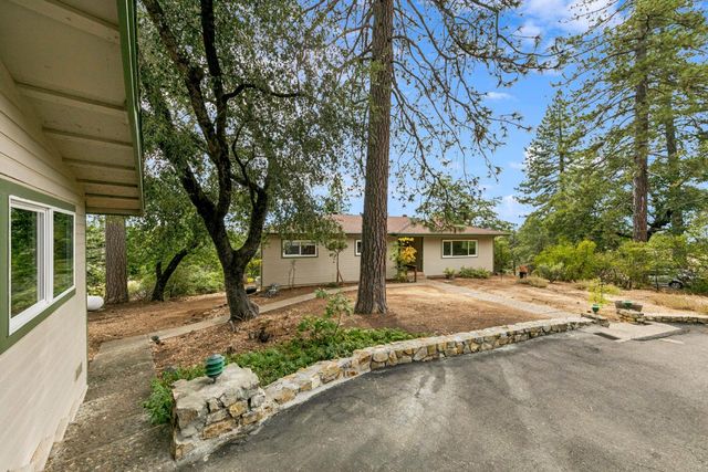 2840 Mace Rd, Camino, CA 95709