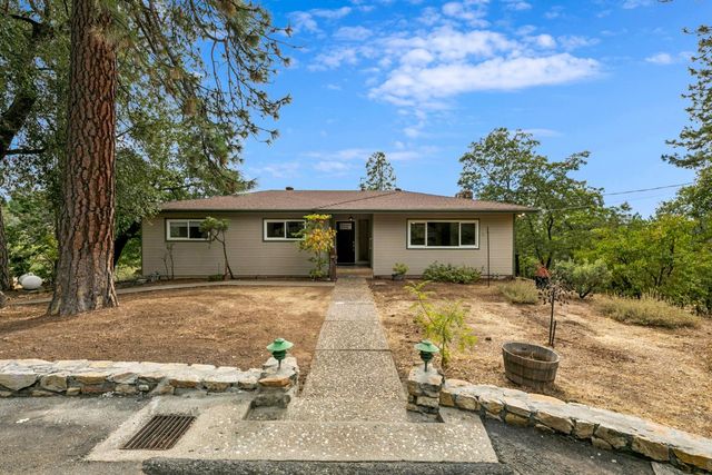 2840 Mace Rd, Camino, CA 95709