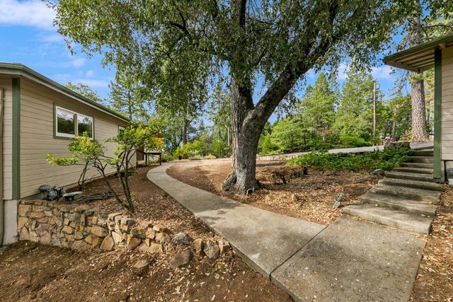 2840 Mace Rd, Camino, CA 95709