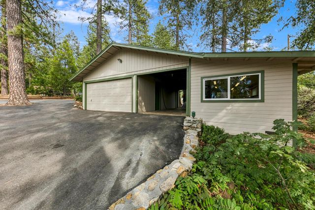 2840 Mace Rd, Camino, CA 95709