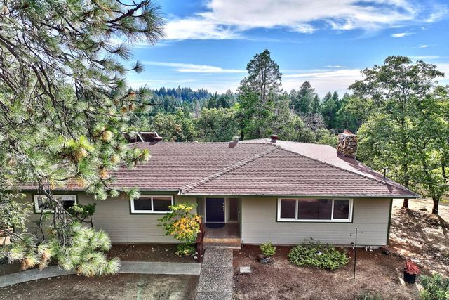2840 Mace Rd, Camino, CA 95709