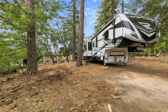 2840 Mace Rd, Camino, CA 95709