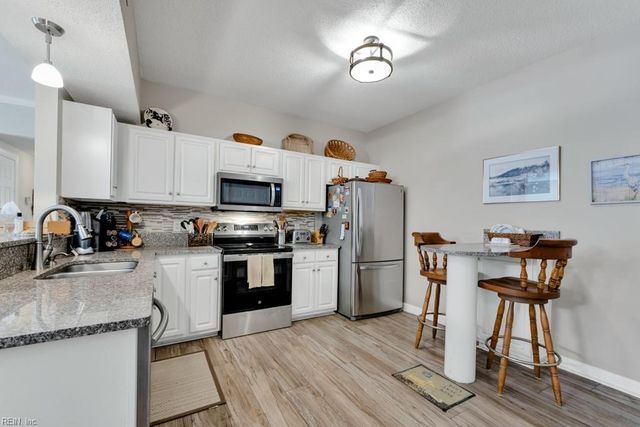2102 Carrara CT, Virginia Beach, VA 23456