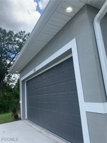 8031 Melody CIR, Labelle, FL 33935