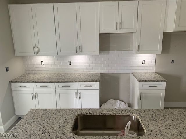 8031 Melody CIR, Labelle, FL 33935