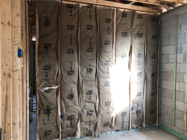 8031 Melody CIR, Labelle, FL 33935