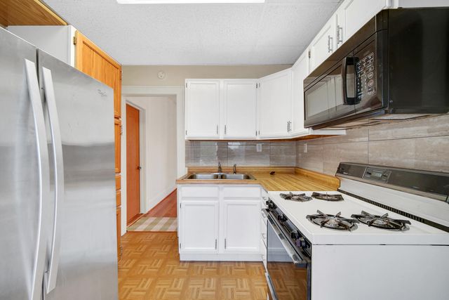 2418 Ridge Road, Highland, IN 46322