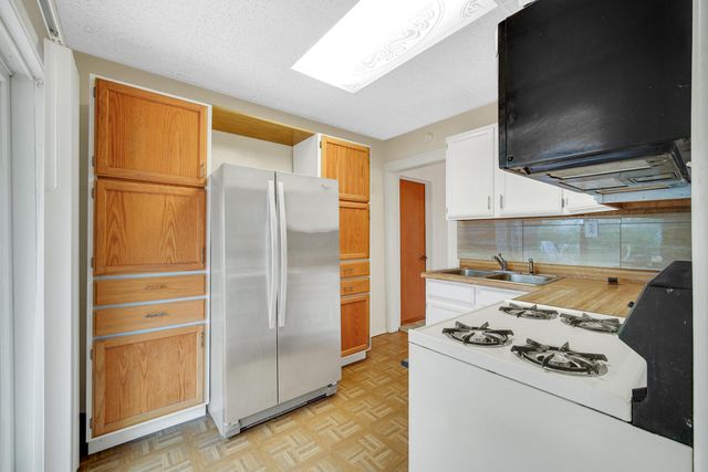 2418 Ridge Road, Highland, IN 46322